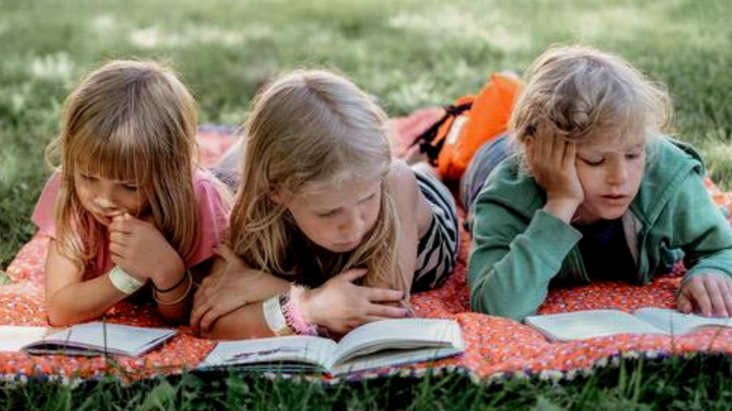 Boktips för barn & unga för lata läsdagar i solskenet!